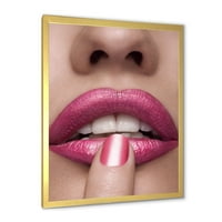 DesignArt 'розови женски усни со прст на уста' модерен врамен уметнички принт